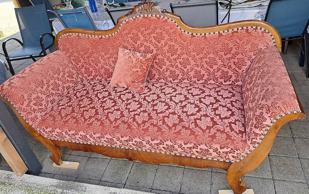 Sofas: Schönes altes Sofa mit einem  Kissen – Gebraucht aus Orpund von rodolfo58