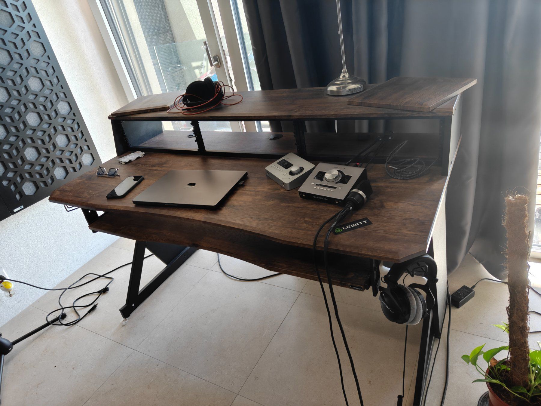 Tische: Thomann Studio Table XL Wood – Gebraucht aus Utzigen von Santacruz951 1