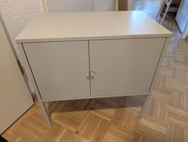 Metallregale zusammen 