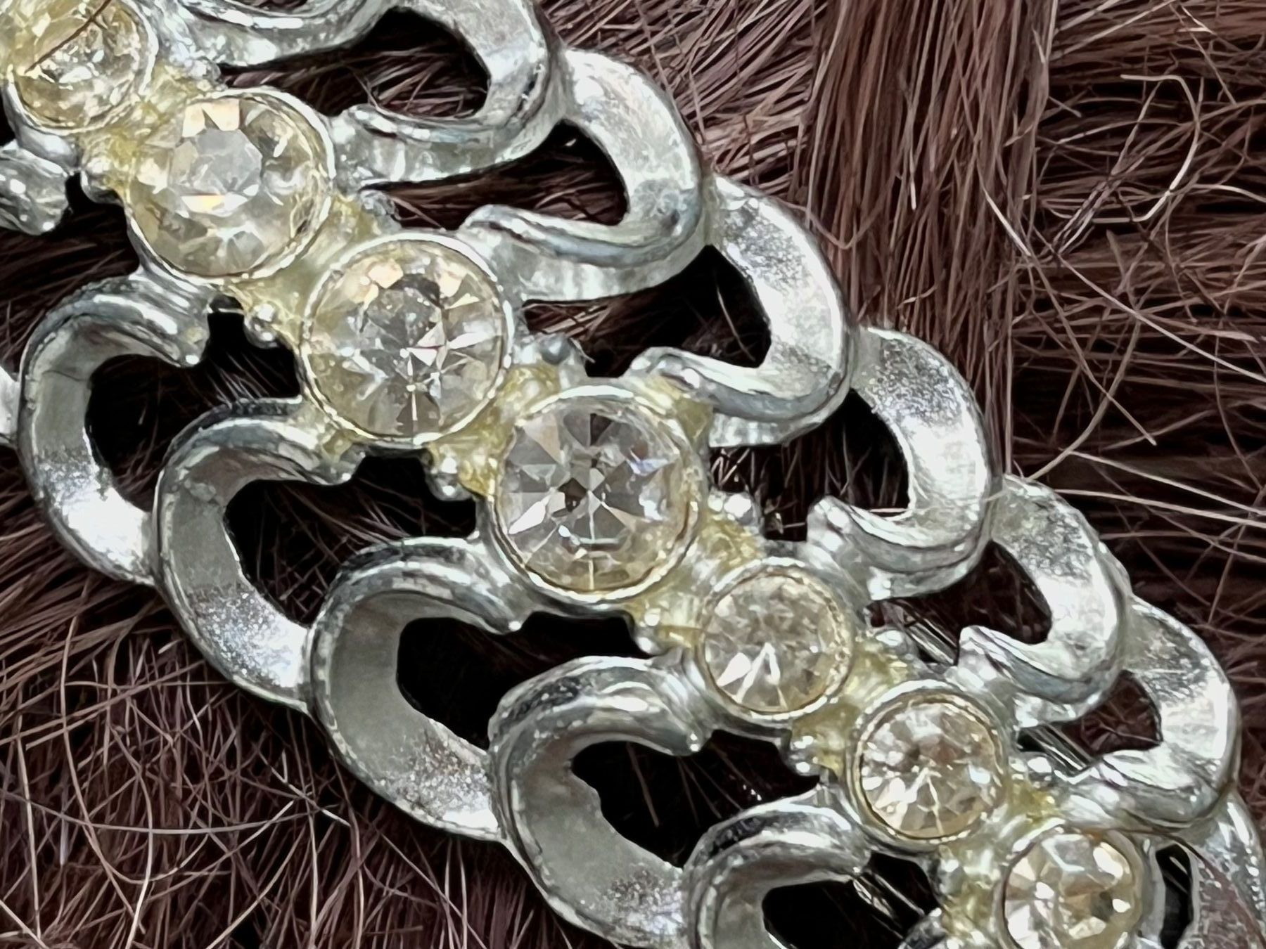 Accessori per capelli: Schöner Haarclip Strass silberfarben Similisteinchen – Nuovo (secondo la descrizione) da Adliswil venduto da eri.40 1