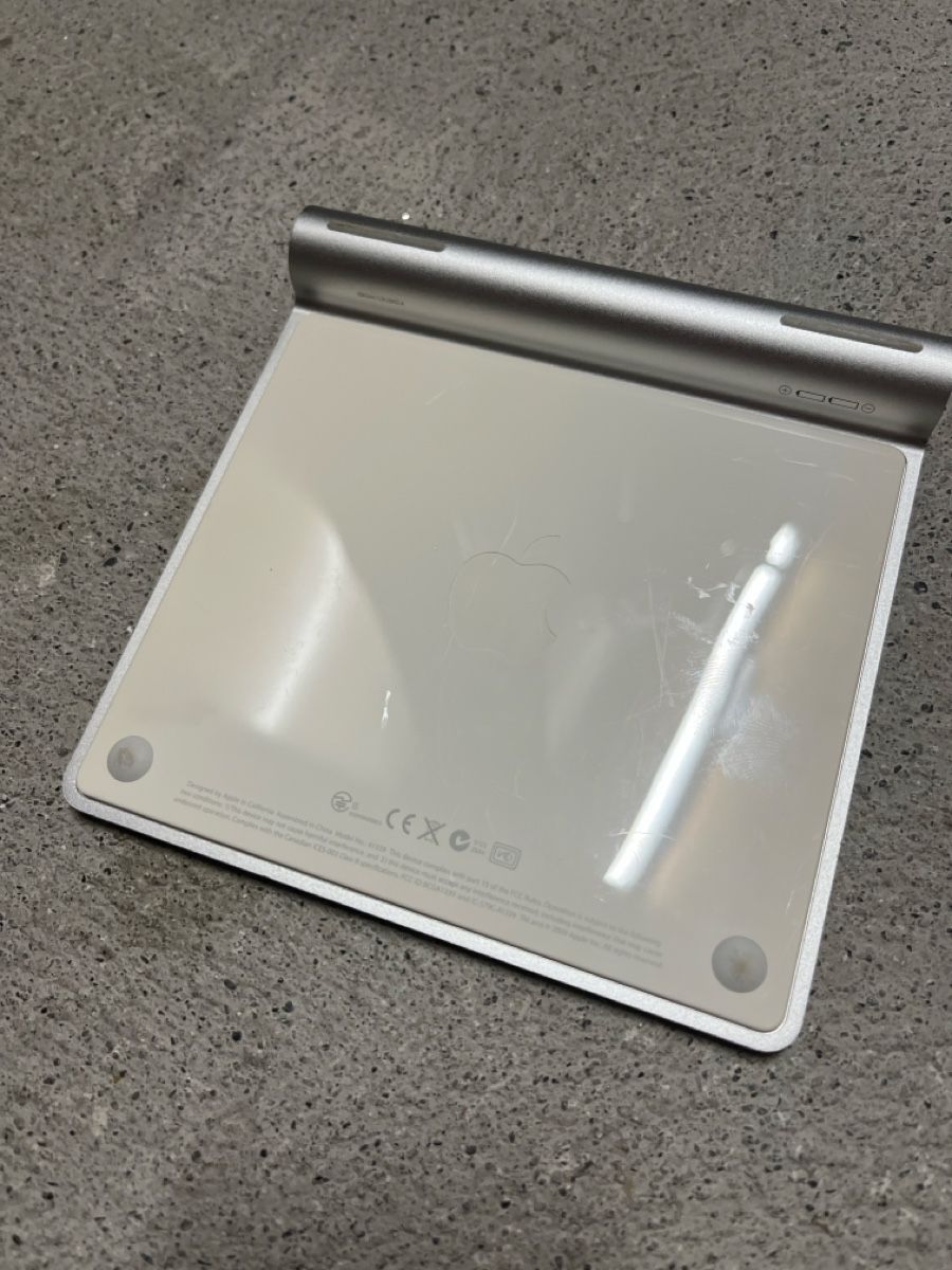 Apple Mouse: Apple Magic Trackpad pavé tactile état acceptable – Usato da Prilly venduto da Jeanbrouille 1
