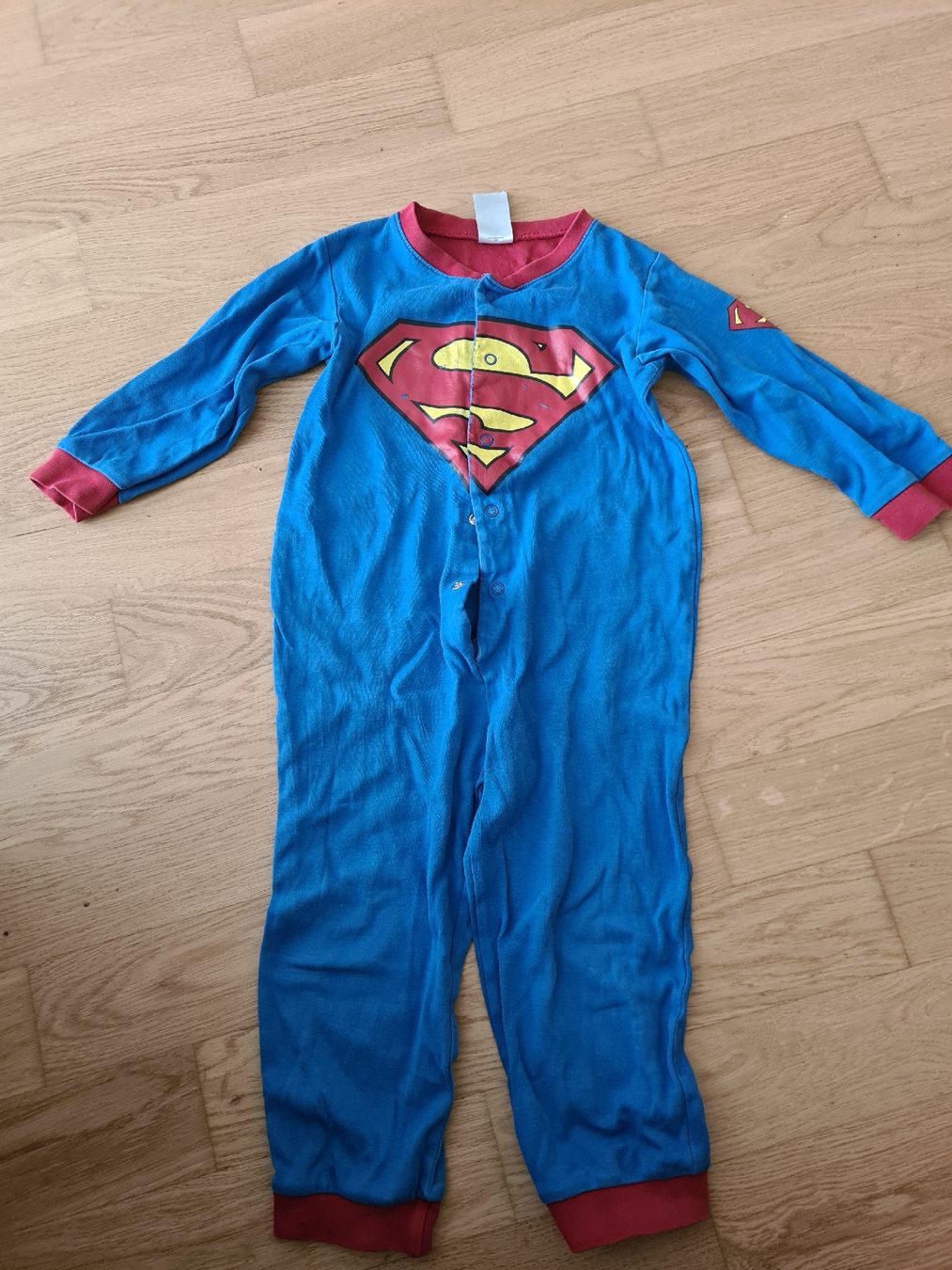 H&M Pigiama & Simili: Schlafanzug Superman blau Grösse 98 H&M – Usato da Horw venduto da Mirii91