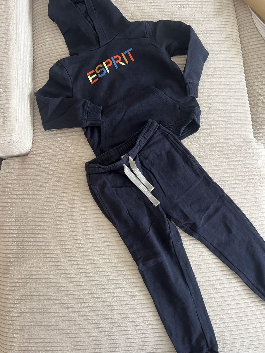 Esprit Kleiderpakete & -sets: ESPRIT BAUMWOLL TRAINERANZUG NAVY GR 104/110 – Gebraucht aus Basel von theo-g77