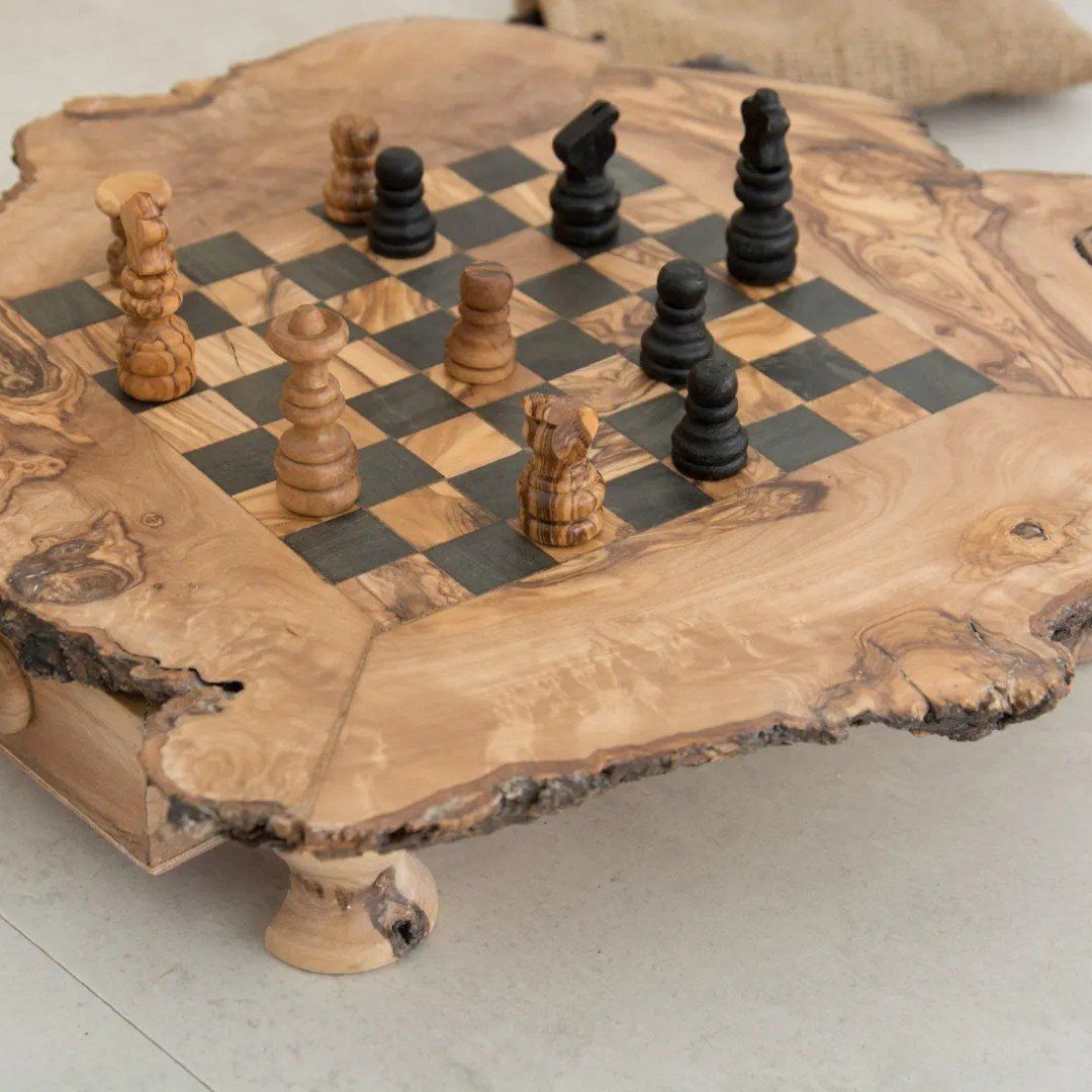 Giochi: Schachset Olivenholz 40cm Handgefertigt Rustikal CH – Nuovo e nell'imballaggio originale da Bern venduto da Mediterranean-Art 1