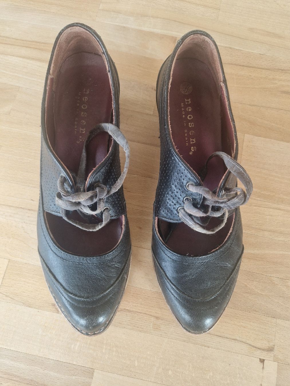Neosens Scarpe da donna: schwarze Pumps von Neosens 40 – Usato da Wilen (Sarnen) venduto da Ponok