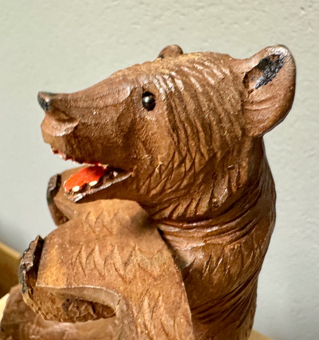 Figuren: Figur Brienzer Schnitzerei Holz BÄR Pfeifenhalter – Gebraucht aus Rothrist von Luckywinner 3
