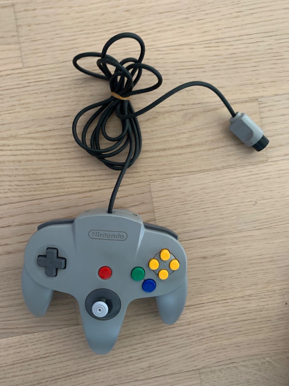 Nintendo Controller: Nintendo 64 (Controller grau / manette gris) – Usato da Bülach venduto da INO_