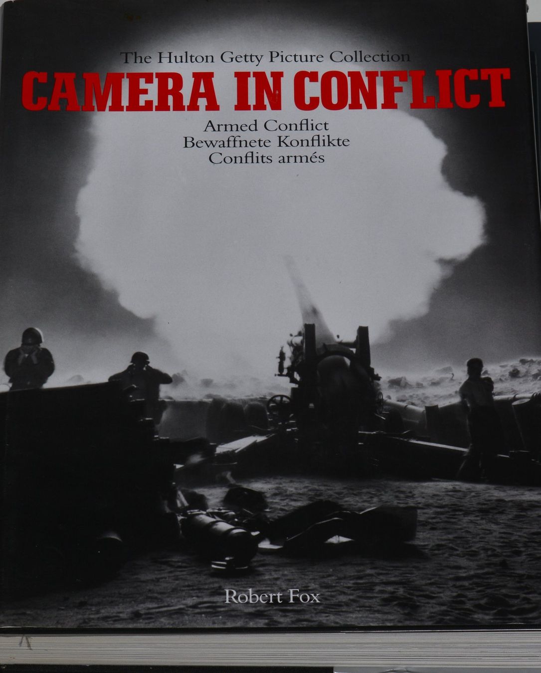 Libri: Camera in Conflict – Usato da Basel venduto da Dogana