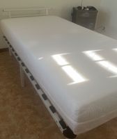 Bettgestell, Lattenroste und Matratze 1m