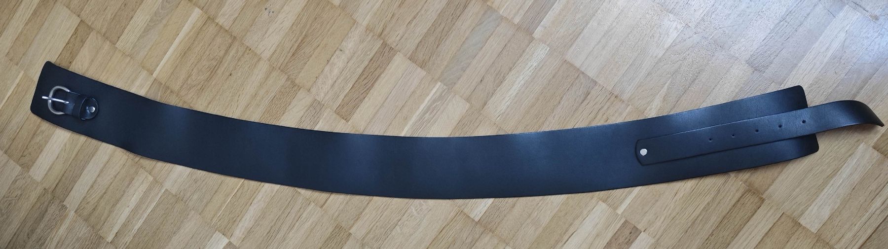 Ceintures: Amuleti Black Leather Belt, Size 44, Stylish Accessory – D'occasion à Horw par aquarellmmm2024