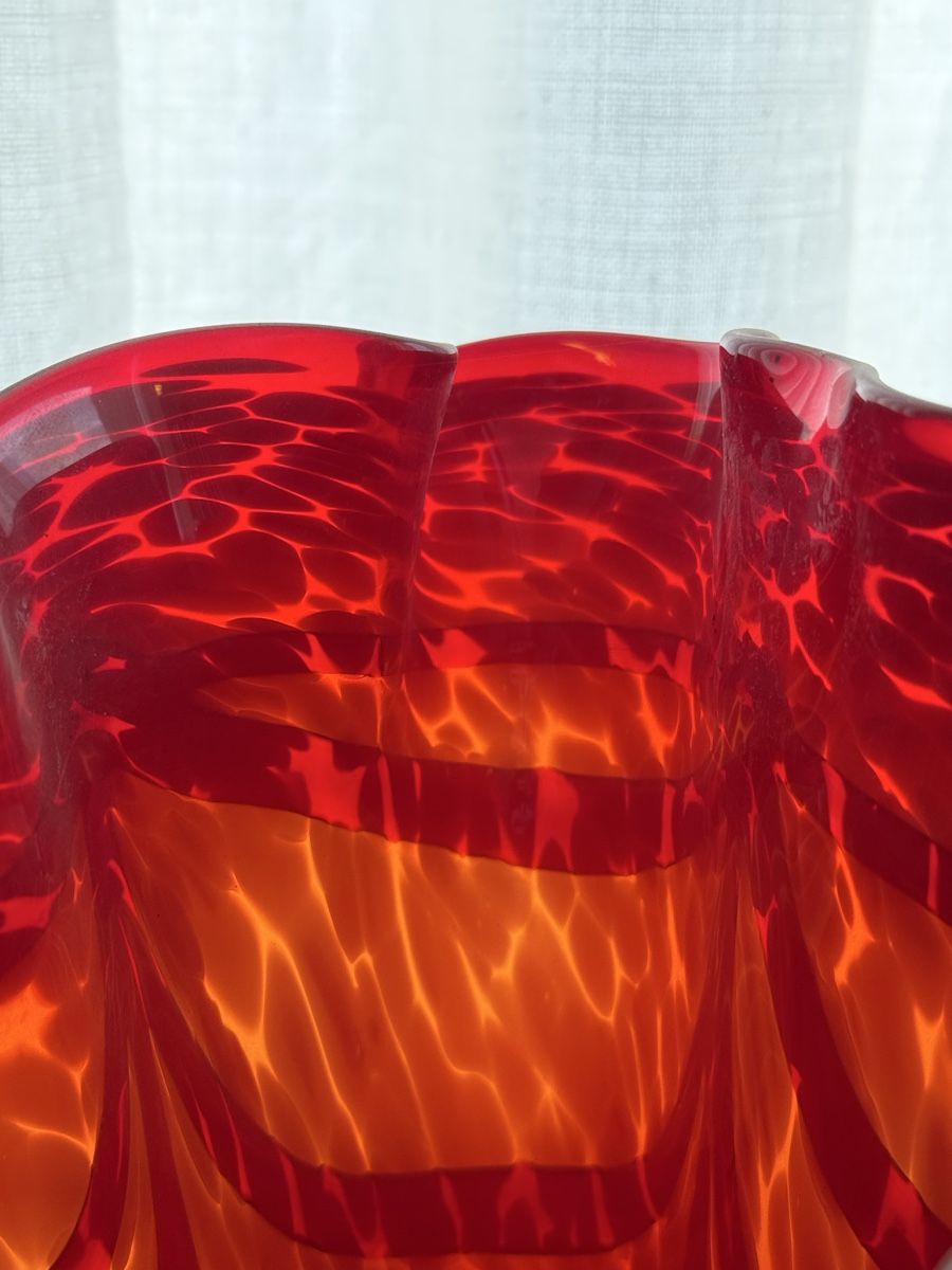 Vasen & Gefässe: Einzigartige rot-weisse Fazzoletti Vase – Neu (gemäss Beschreibung) aus Zürich von cle_7zph 3