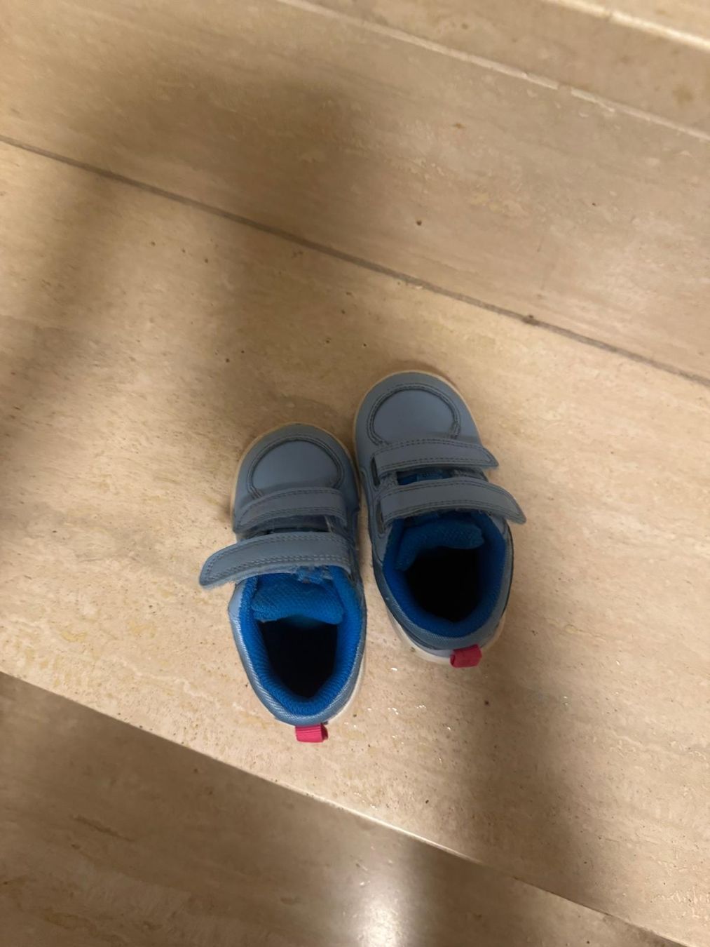 Nike Scarpe per ragazzi: Süsse Nike Turnschuhe Gr. 21 – Usato da Aathal-Seegräben venduto da 911rs 3