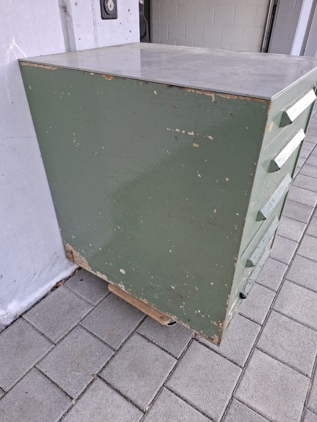 Werkbänke: Schubladenstock aus Holz – Gebraucht aus Grosswangen von fesch01 3