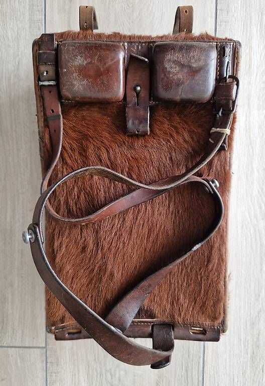 Zaini: Original antiker Schweizer Affranzen - Fellrucksack – Usato da Staffelbach venduto da MrMH 1
