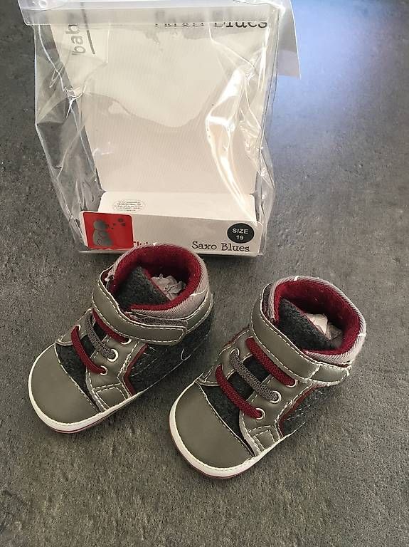 Schuhe für Jungen: Chaussures neuves 19 – Gebraucht aus Liddes von Couik