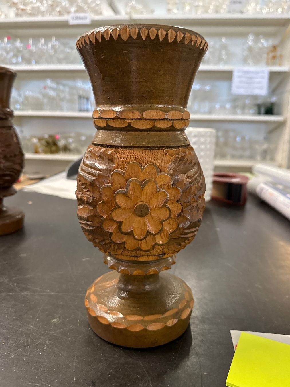 Vasen & Gefässe: Holzvase handgeschlitzt – Gebraucht aus Pratteln von Cartonsducoeur_bl 2