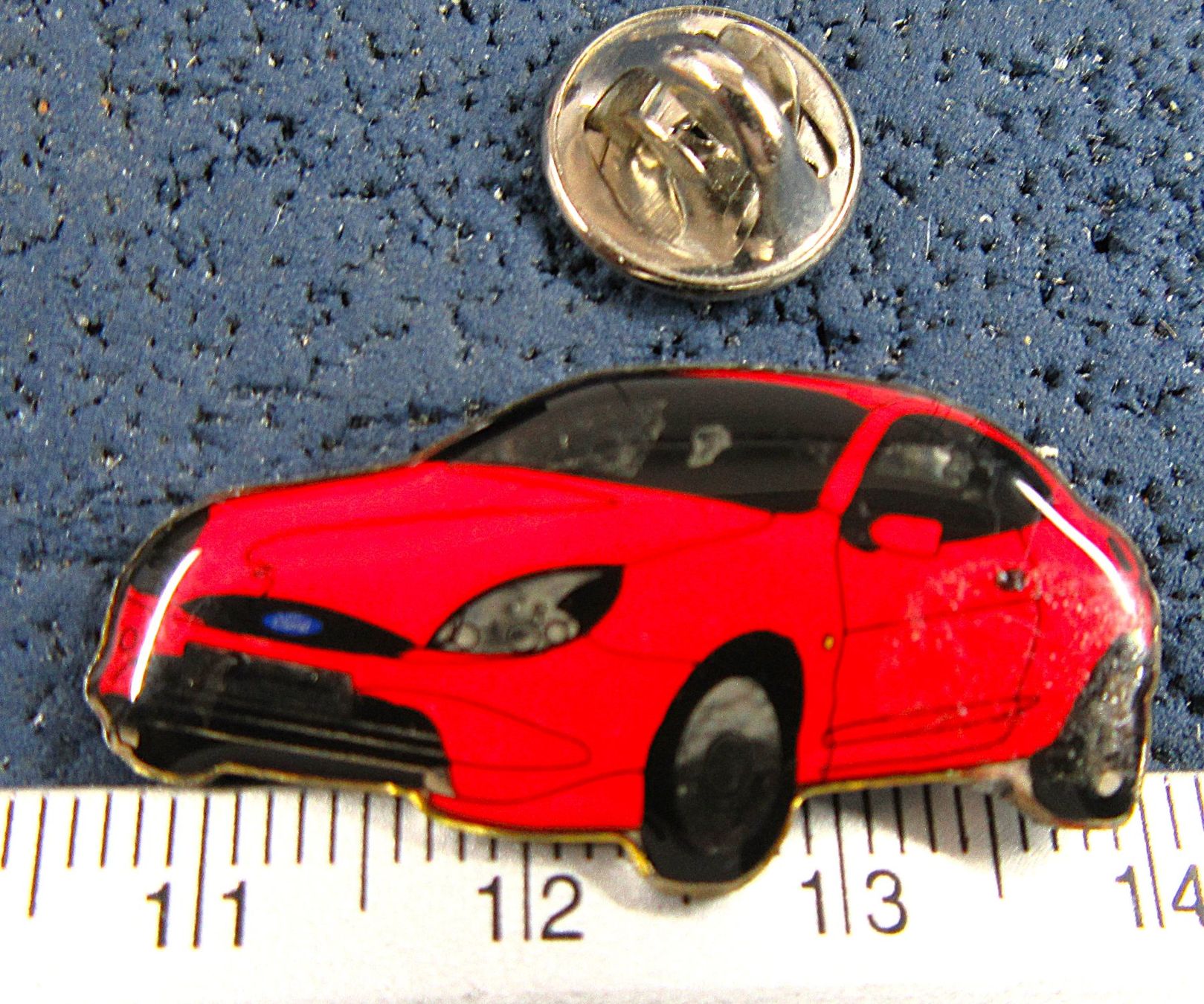 Ford Plaquettes & Badges: FORD KA AUTO PIN – D'occasion à Ettingen par Hausi4711