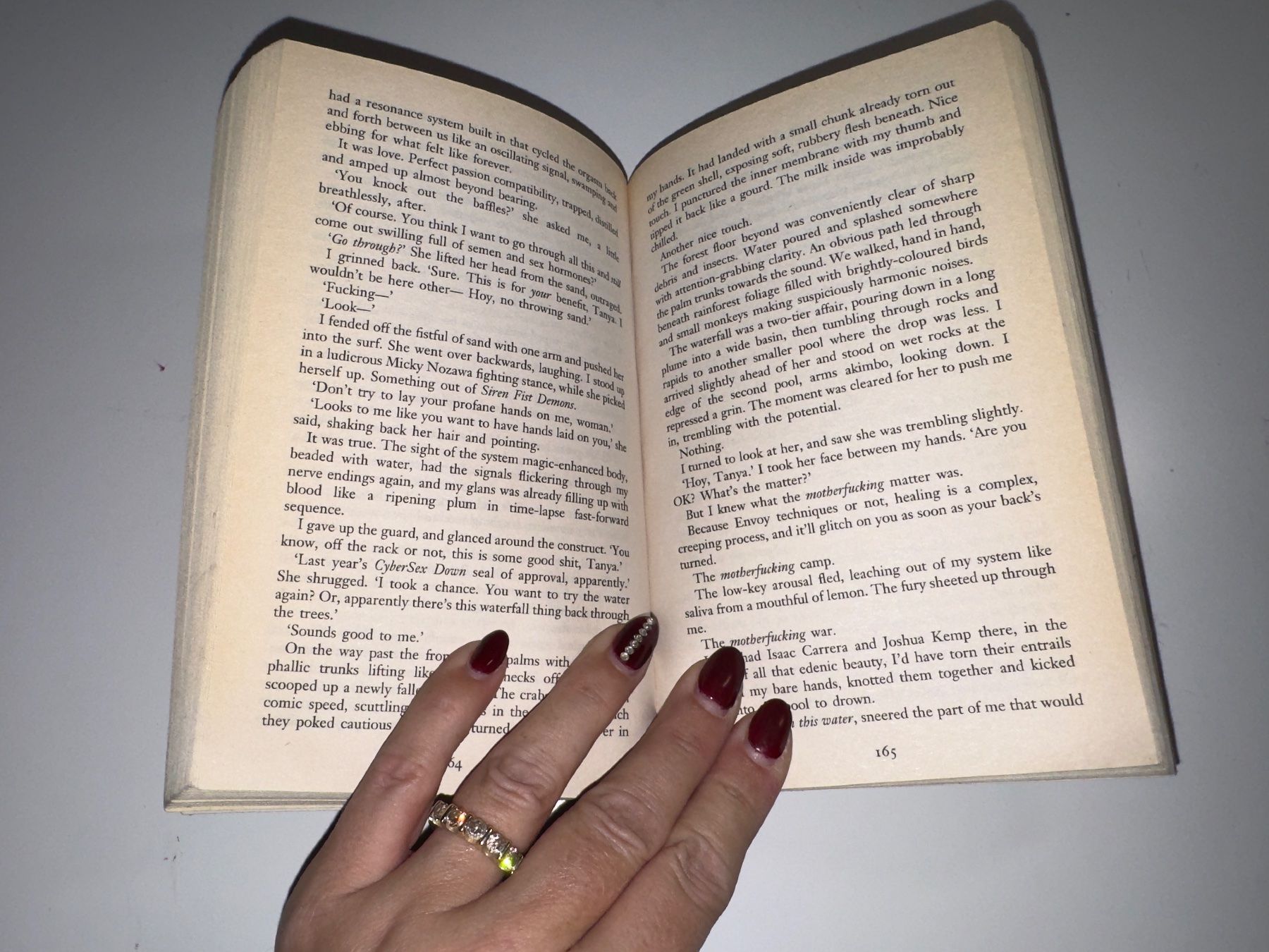 Libri: NOVEL: Richard Morgan, Broken angels – Usato da Grosswangen venduto da English_books 4