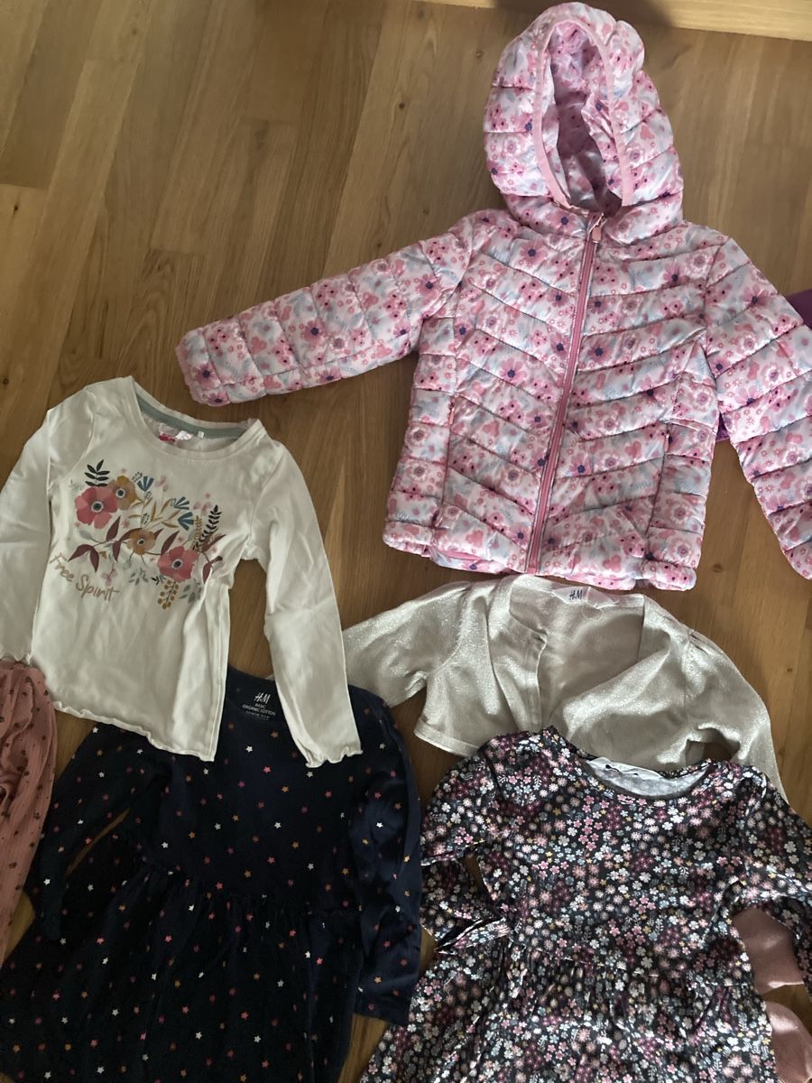 Lotti & Set di vestiti: Mädchen Kleiderpaket Gr 98/104 – Usato da Staad SG venduto da gab_7dr9 6