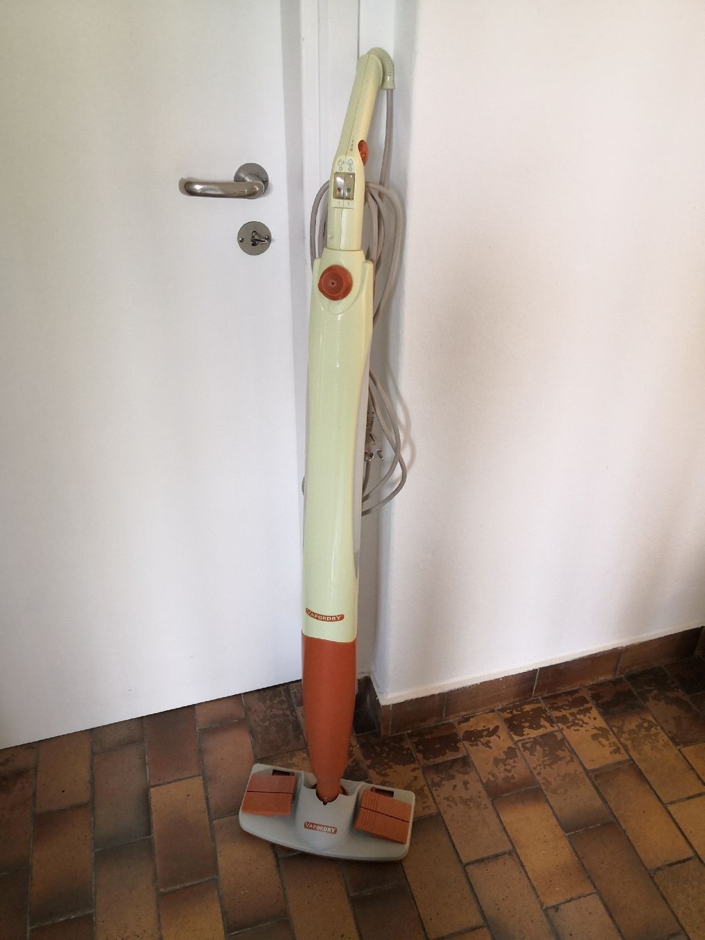 Dampfreiniger: 🤩 VAPORDRY DAMPFBESEN – Defekt aus Olten von Naja-Twins-Twins