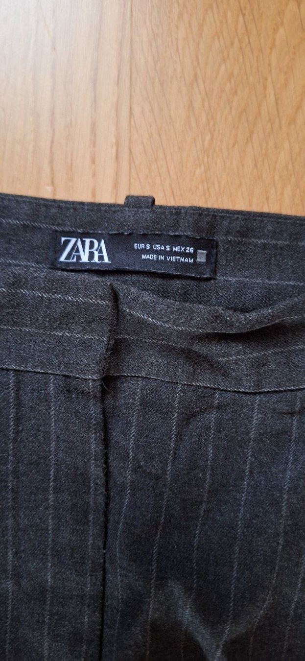 Zara Pantaloni: Zara, pantalon gris – Usato da Lussery-Villars venduto da pousinete02 2