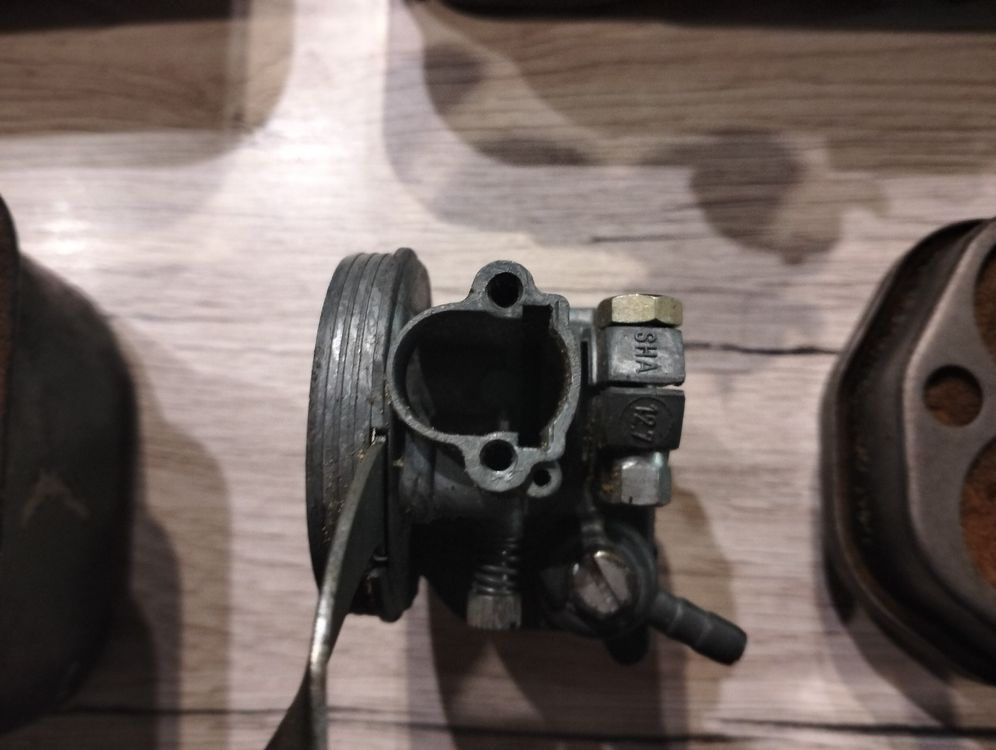 BenzinTank mit Vergaser , für Rasenmäher oder andere Motore Kaufen