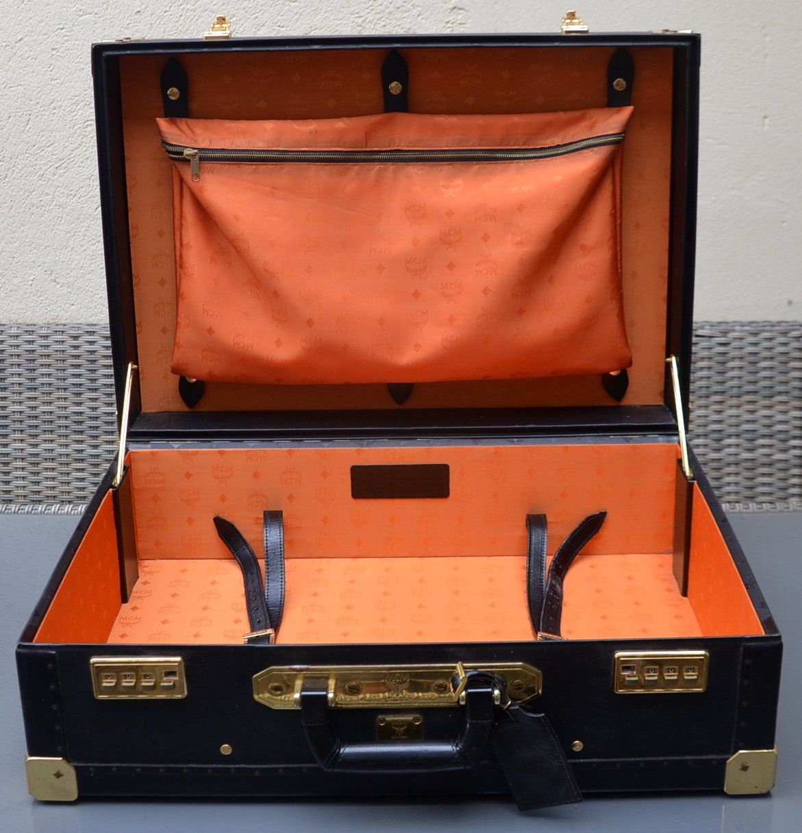 Mcm Reisekoffer: MCM Reisekoffer / Coffre de voyage – Gebraucht aus Collonges von Auganien 5