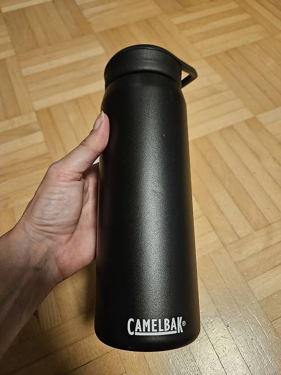 Camelbak Gourdes & Thermos: Camelbak Trinkflasche 0.75l mit Beissventil – Neuf (Voir description) à Luzern par Caro2601 2