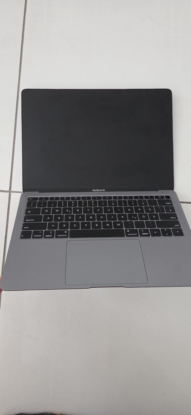 Apple Notebooks: MacBook Air – Gebraucht aus Regensdorf von red_9tdl