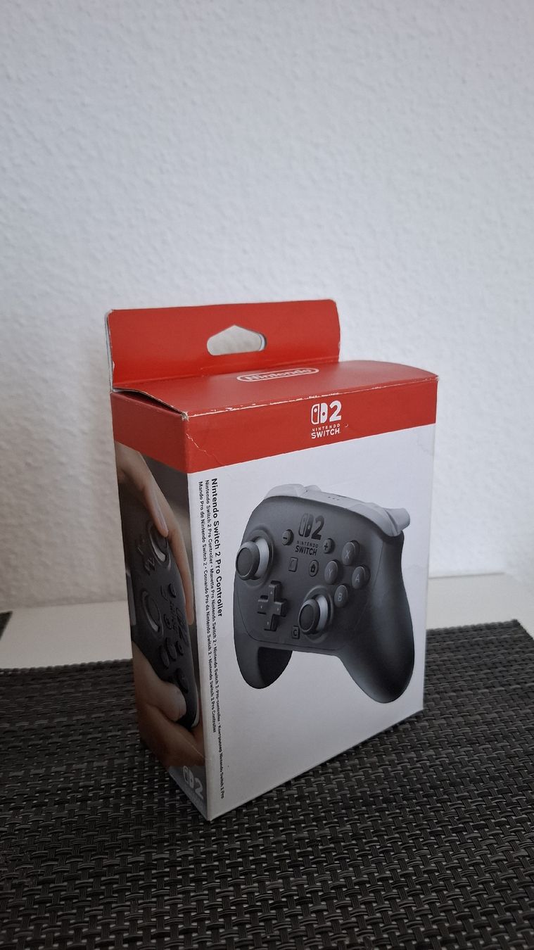 Nintendo Controller: Nintendo Switch 2 Pro Controller – Nuovo e nell'imballaggio originale da Hindelbank venduto da Lehmann3324