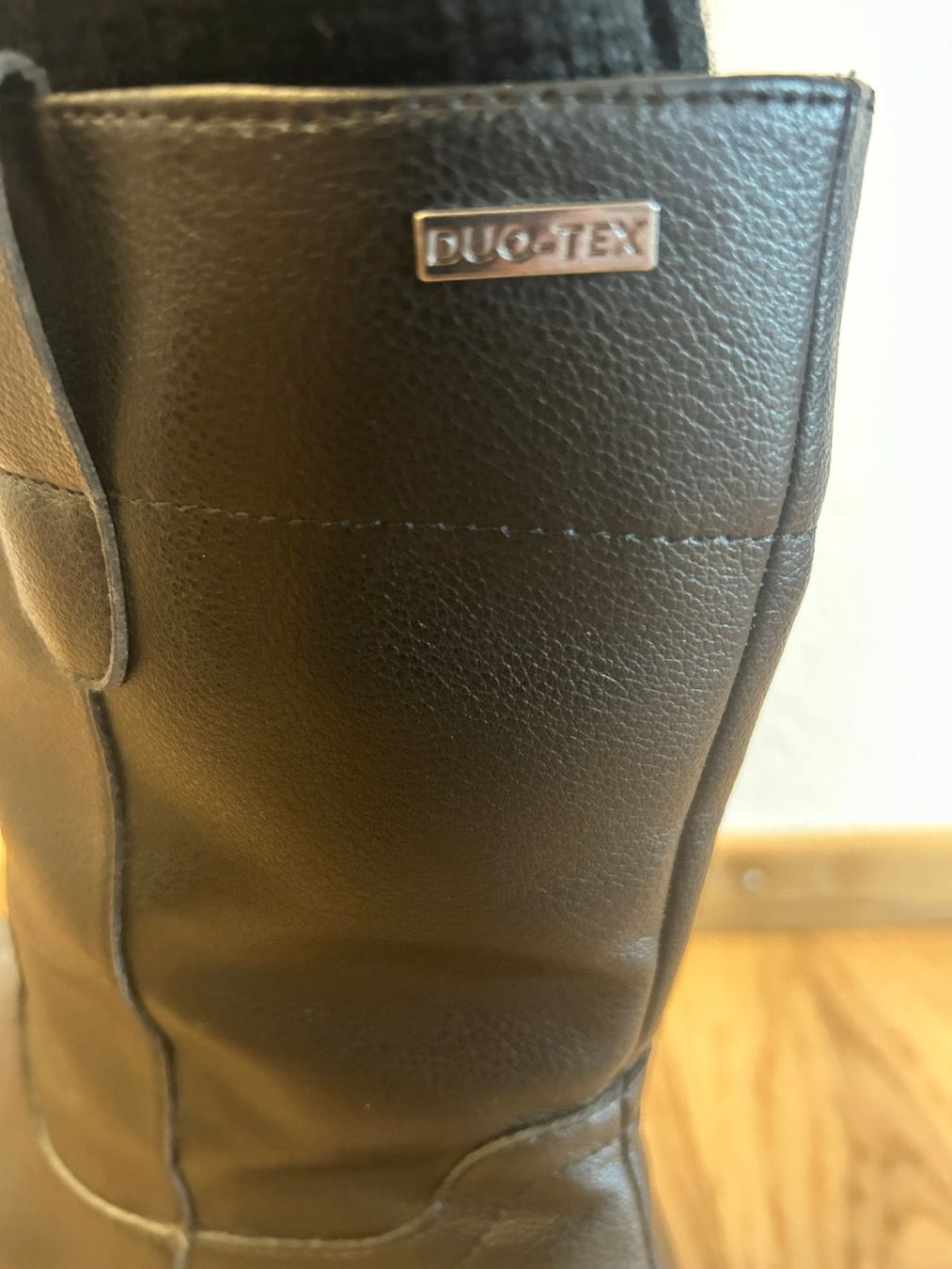 Tamaris Scarpe da donna: Plateaustiefel schwarz von Tamaris – Usato da Riedholz venduto da rebeccas 2