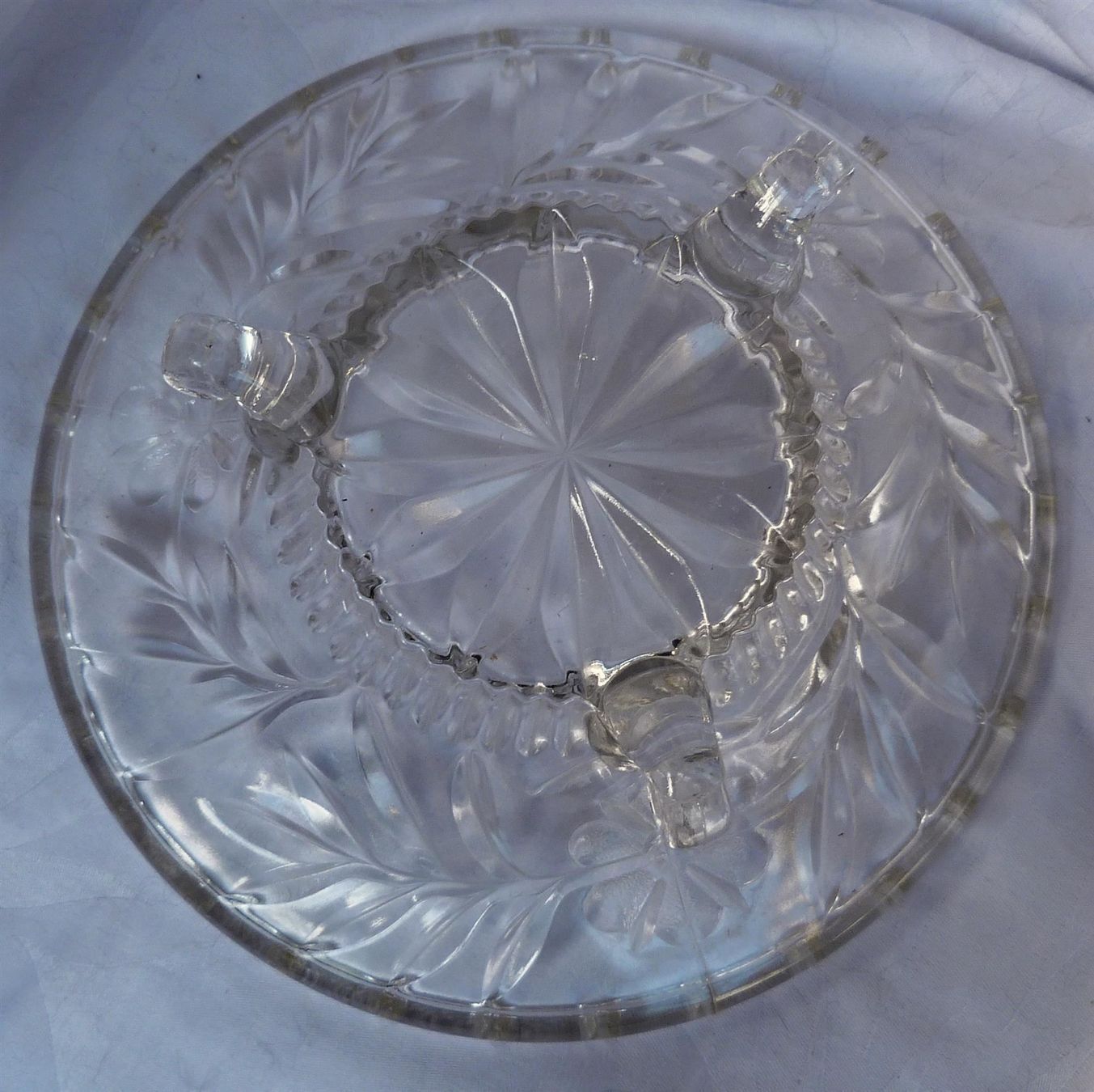 Schalen: Glasschale auf 3 Füssen, vintage %% – Gebraucht aus Nunningen von Ave51 2