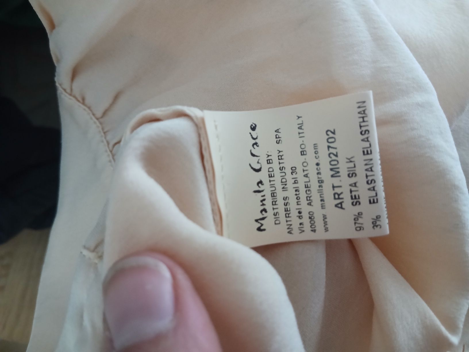 Manila Grace Gonne: Manila Grace Silk Beige Mini Skirt – Nuovo (secondo la descrizione) da Wil SG venduto da tre_g2l7 4