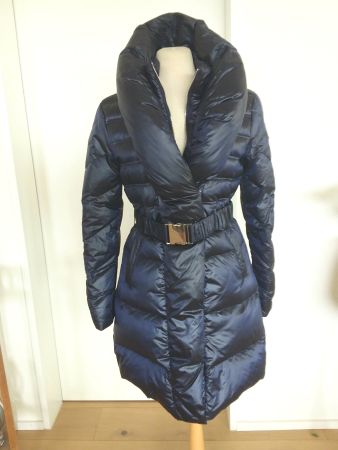 GUESS DAUNENJACKE mit grossem Kragen, Gr M