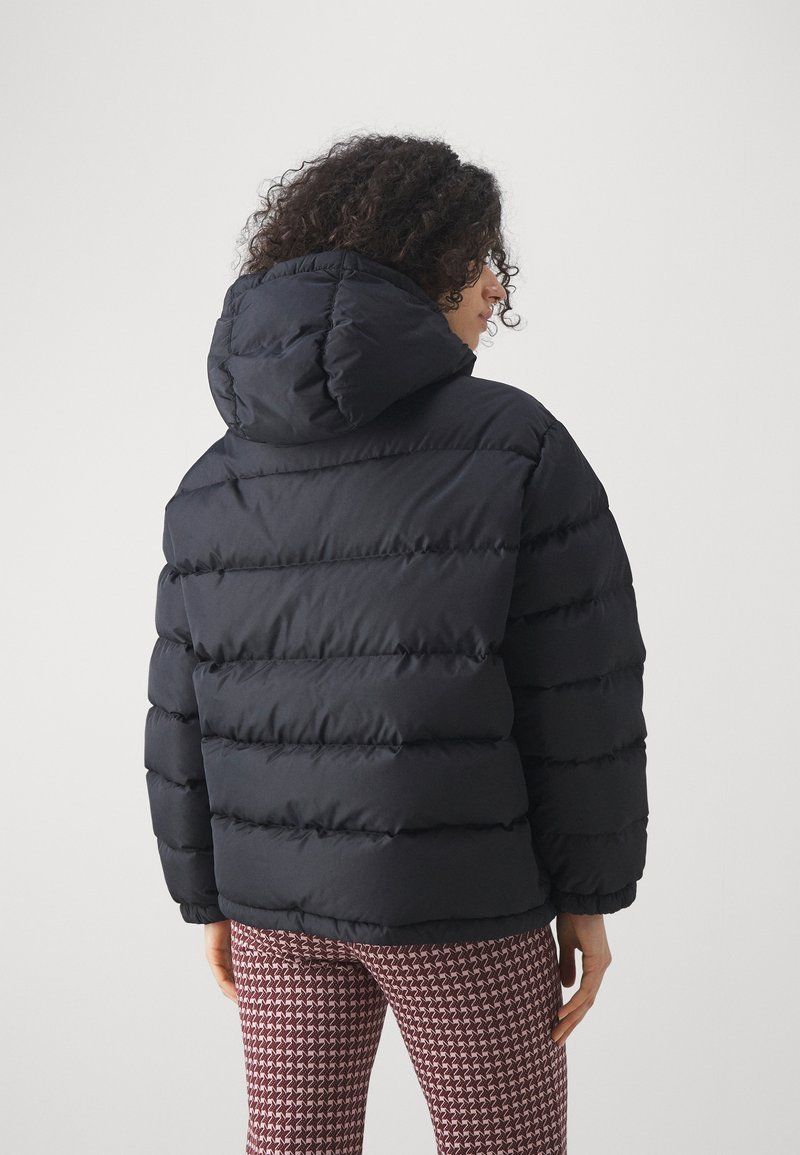 Moschino Giacche: Moschino Winterjacke COUTURE! – Usato da Amriswil venduto da maggie013 1