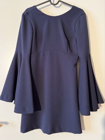 Kleid mit Trompenärmel