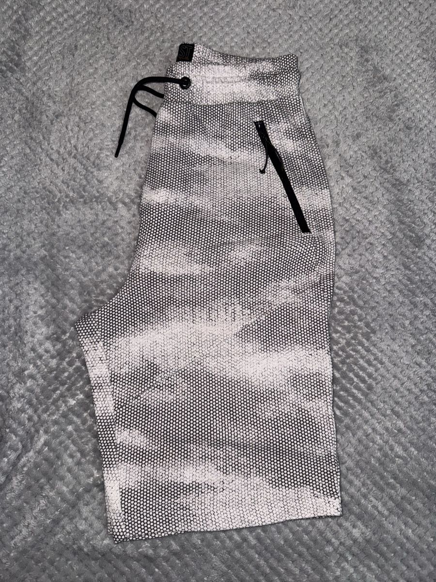 C&A Pantaloni: Short gris C&A – Usato da Aigle venduto da ama_n8k2