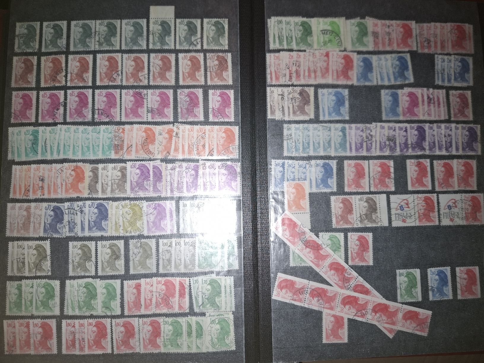 Tutti i francobolli: Briefmarkensammlung Frankreich eher Dubletten  – Usato da Balgach venduto da SIMEON27 1