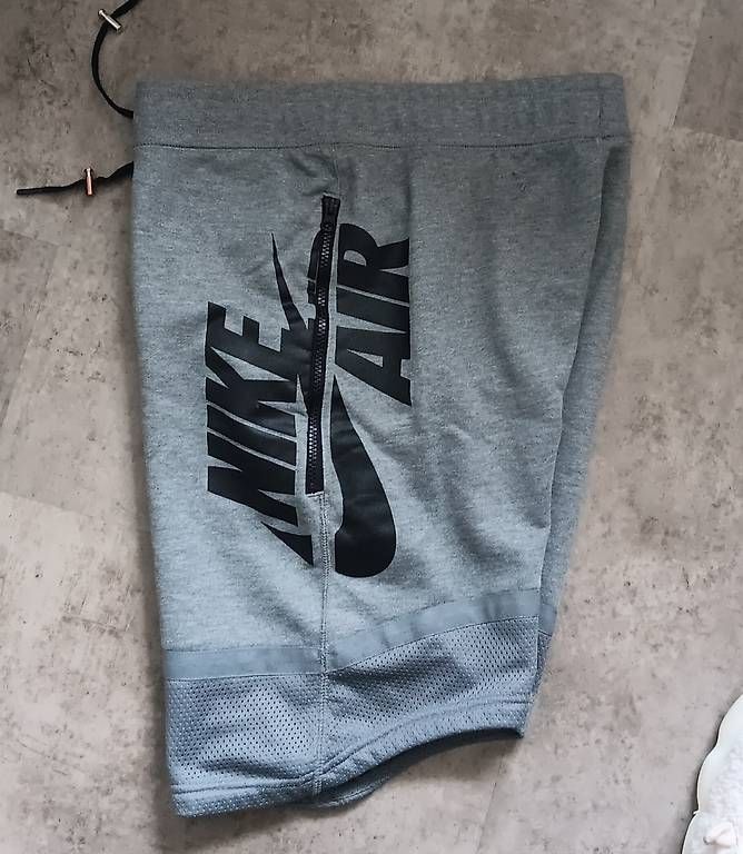 Pantaloni: Nike Air Shorts gr.S – Usato da Staufen venduto da mar_wf6r