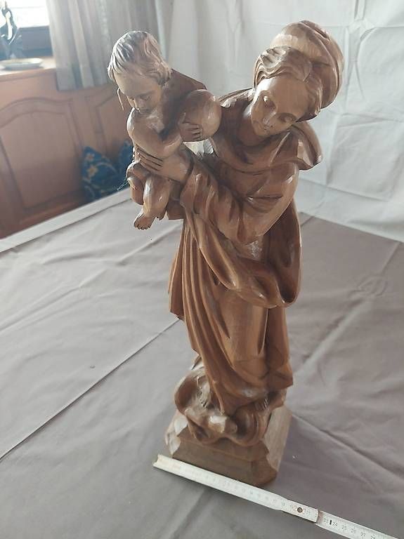 Statuette: hangeschnitze Holzfigur – Usato da Troistorrents venduto da cla_5smf 2