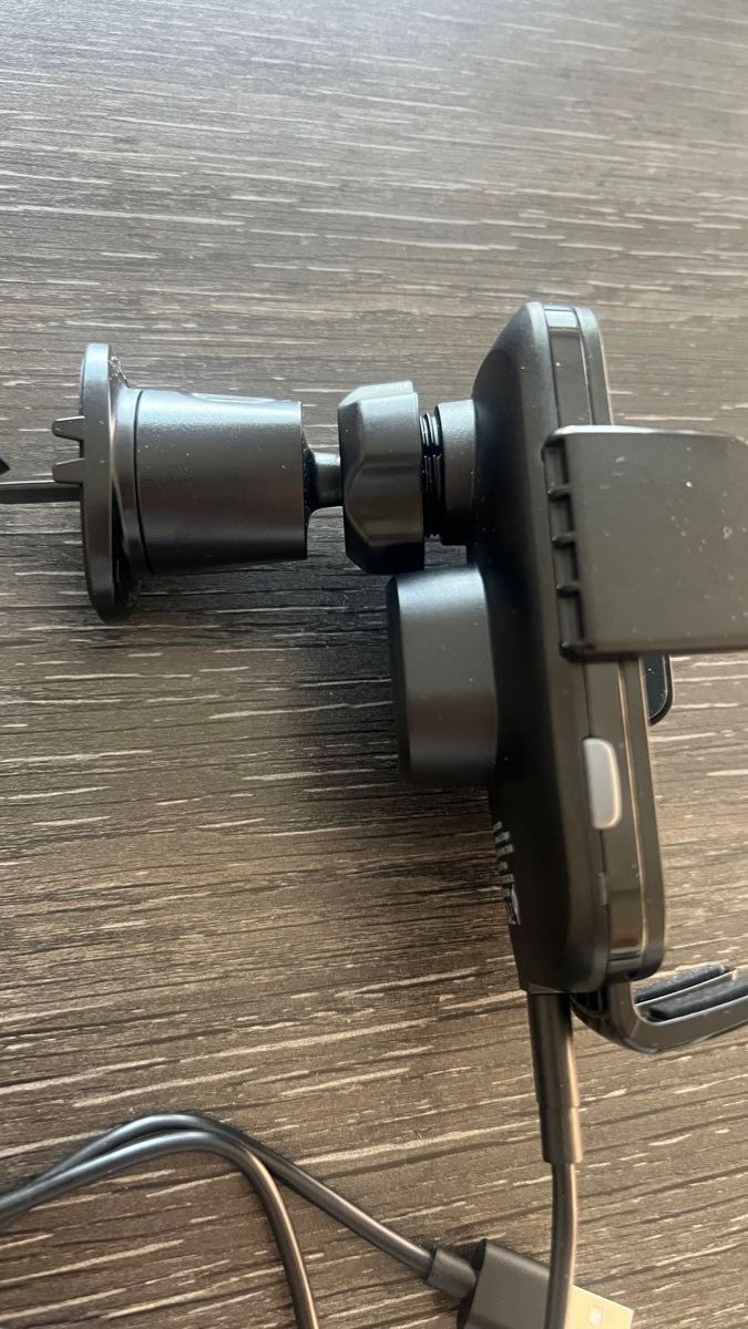 Halterungen: Handyhalterung mit Ladefunktion  🚗💨 – Gebraucht aus Rothrist von Digibobi 2