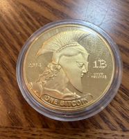 Vendo moneta commemorativa fisica a tema Titan Bitcoin.