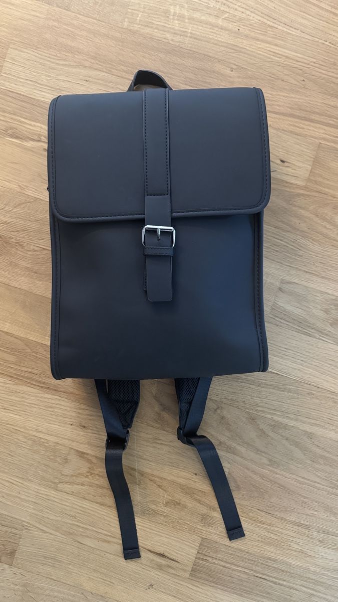 Zaini: Rucksack schwarz mit Magnetverschluss – Nuovo (secondo la descrizione) da Lenzburg venduto da Li-Lo