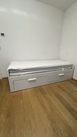 Weisser Doppelbett