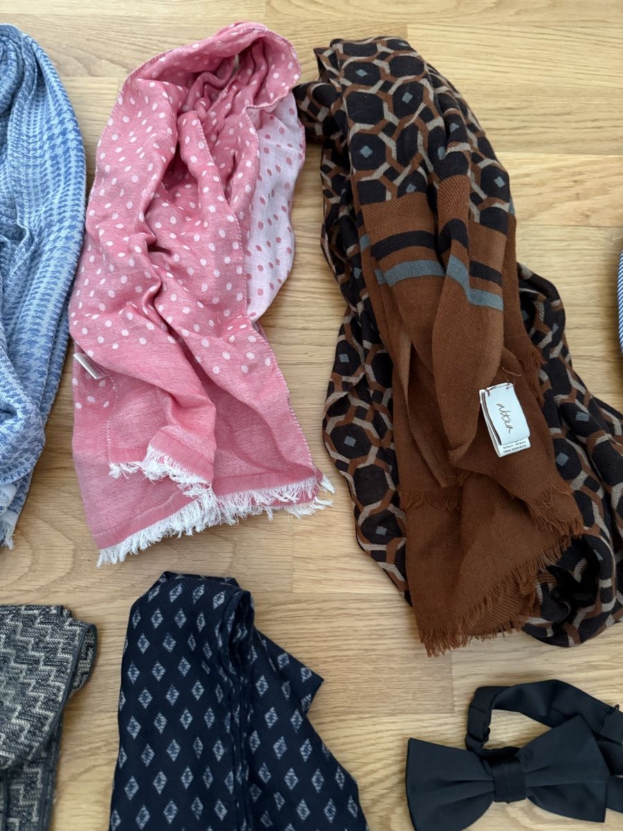 Lotti di vestiti: Diverse Marken accessoires – Usato da Recherswil venduto da Noname1 5