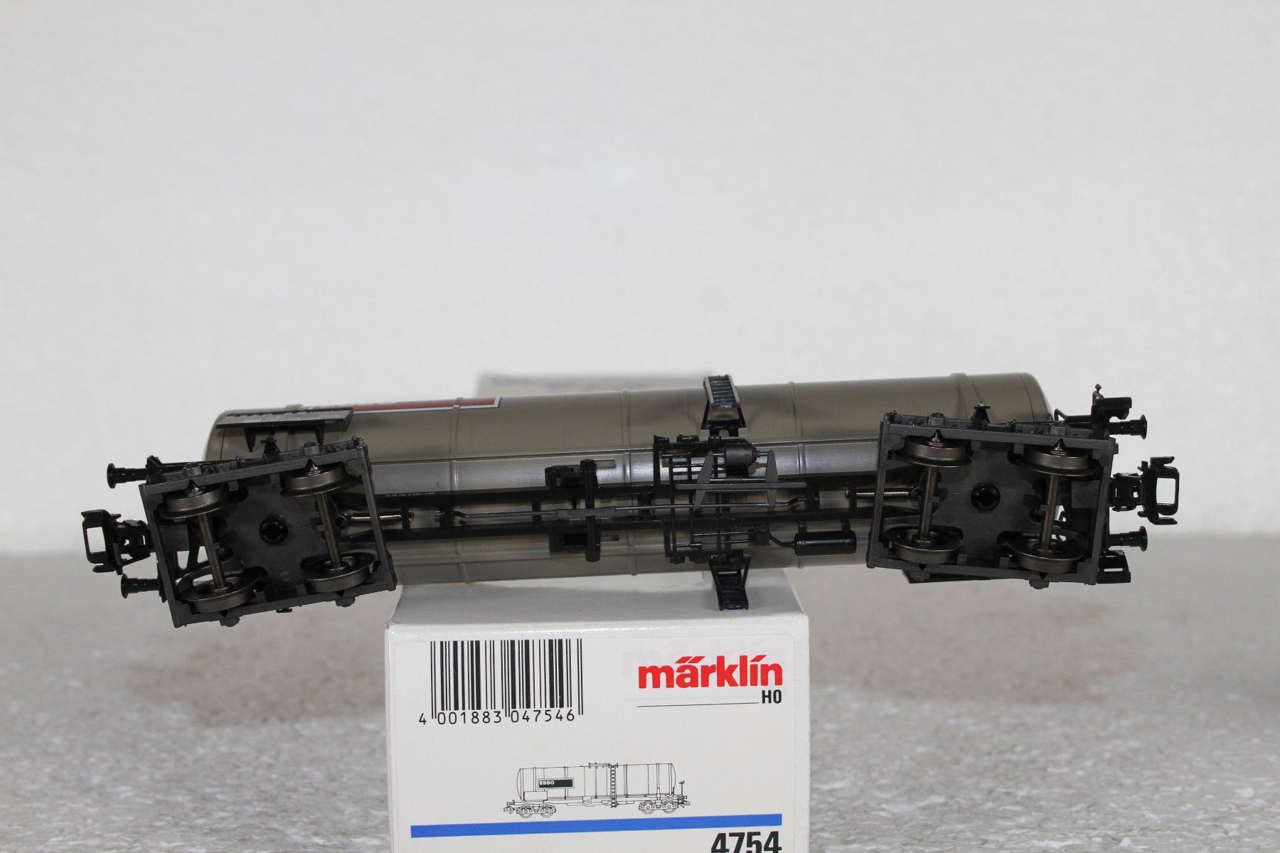 Märklin Modellini di ferrovie: Märklin 4754 Esso Kesselwagen – Usato da Triesen venduto da cor_62ts 7