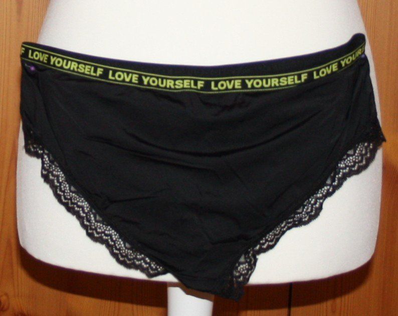 Altra biancheria intima: Hose schwarz Gr. L (38) – Usato da Flüelen venduto da Diversicum-Textil 1