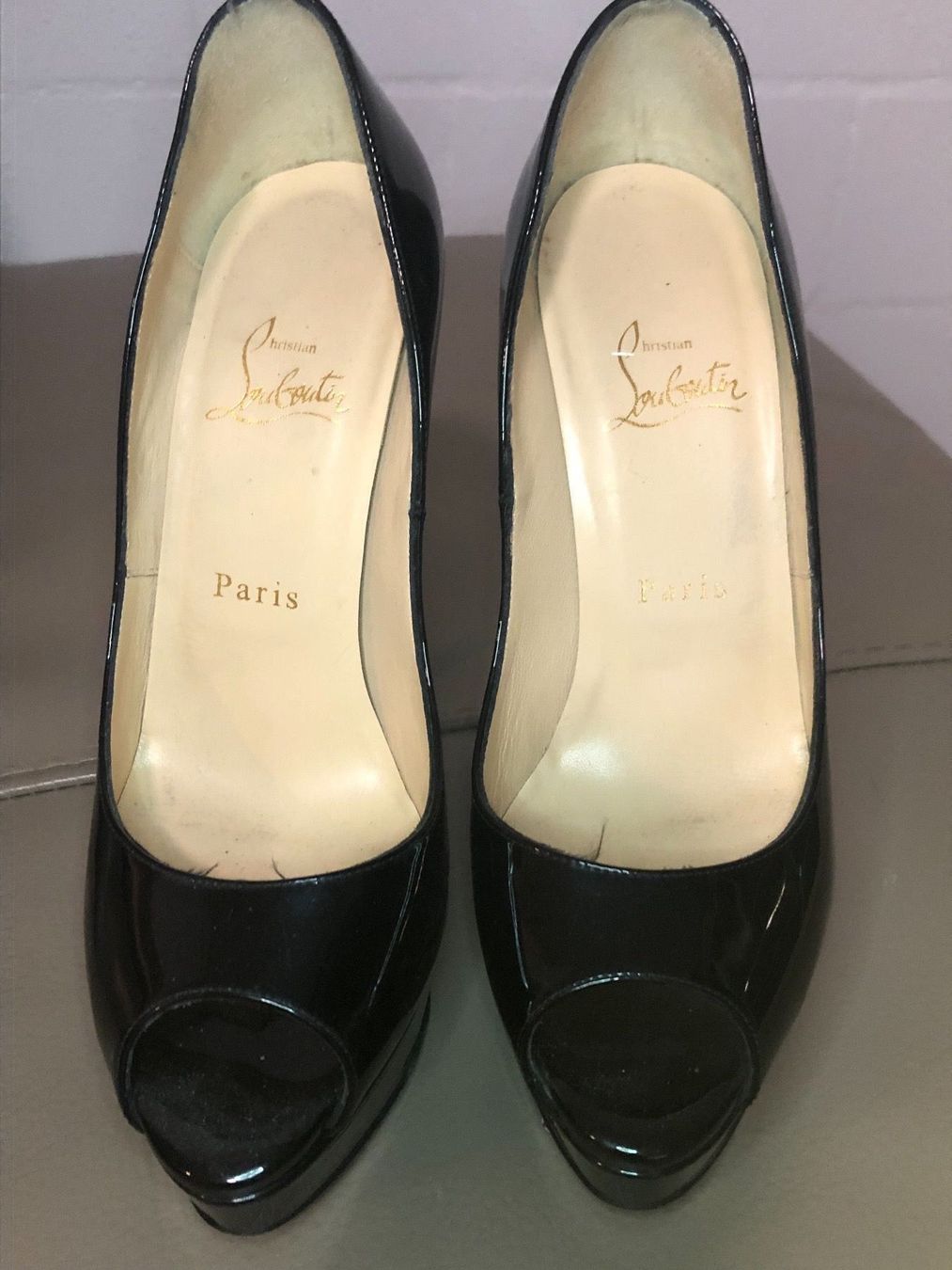 Christian Louboutin Damenschuhe: Cristian Louboutin Schuhe Gr.38 – Gebraucht aus Zürich von  4
