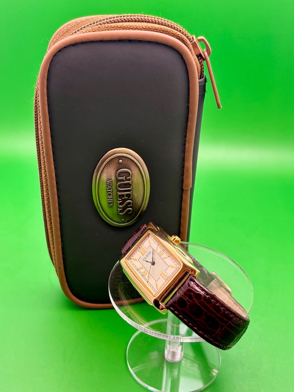 Guess Orologi: VINTAGE GUESS MIT ORGINAL ETUI – Usato da Rorschach venduto da ZeitWerk.10 1