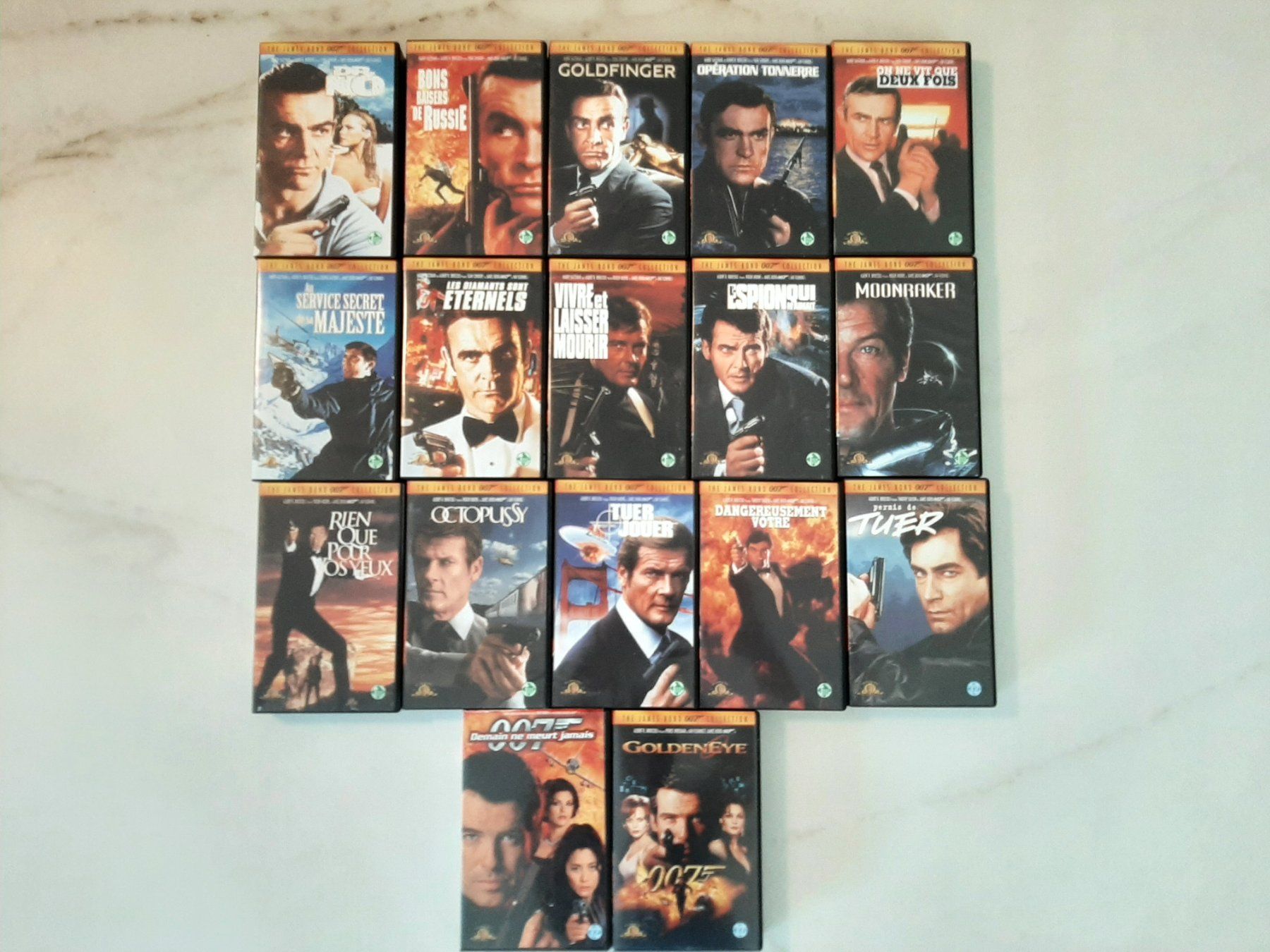 Tutti i VHS: Cassetes VHS James Bond, Action, Bandes dessinées.  Français – Usato da Tramelan venduto da bragamal